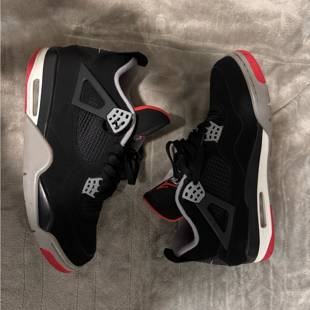 Size 11 bred 4s